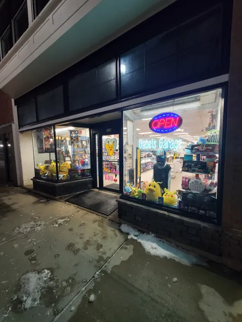 Gabel's Garage: Cards and Collectibles