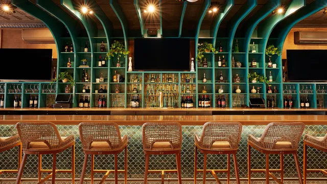 Sombra Eatery & Lounge