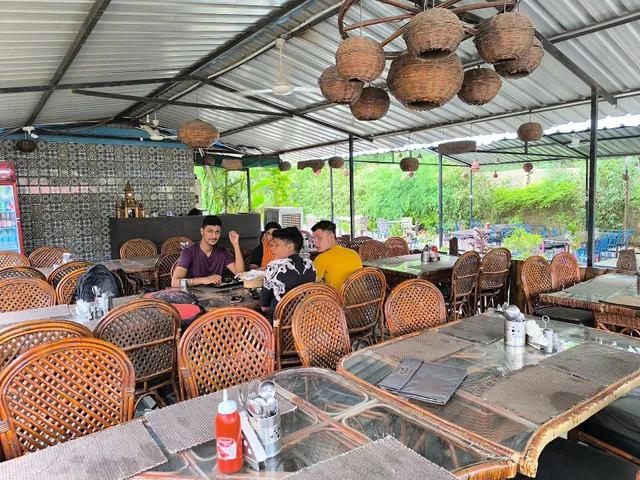 MILLETS RESTAURANT | BEST PLACE TO EAT IN UDAIPUR | INDIA'S SUPER HEALTHY ECO CONSCIOUS RESTAURANT