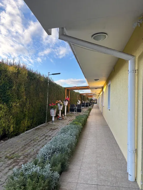 Modern and cozy house/ Cozy private rooms with garden in Bratislava