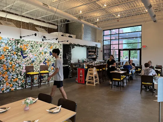 Pineapples Thai Kitchen