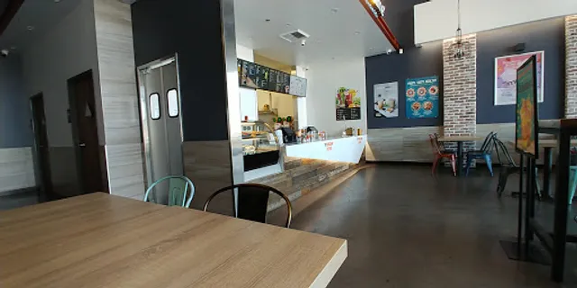 It's Bobatime Valley Plaza Mall