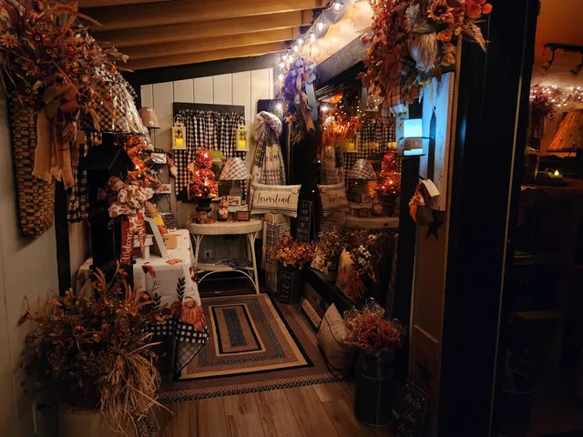 Pamela & Budd's Country Corner