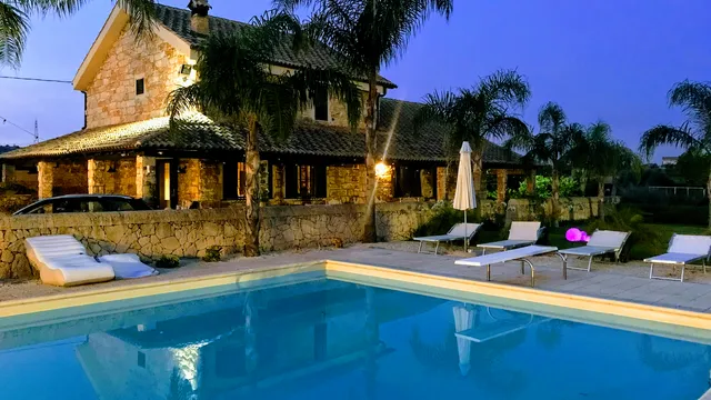 Mythos Holidays & Events