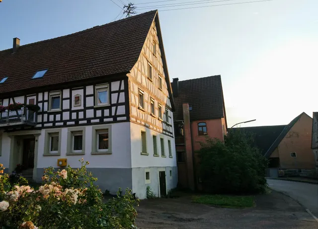 Hof Bauer Ferienwohnungen - Ortrud Krack