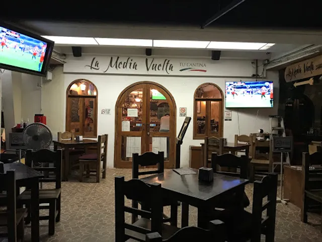La Media Vuelta tu Cantina
