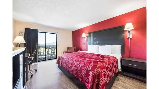 Econo Lodge Waynesville