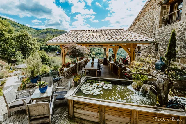 La Calade chambres d'hôte et espace bien-être, piscine