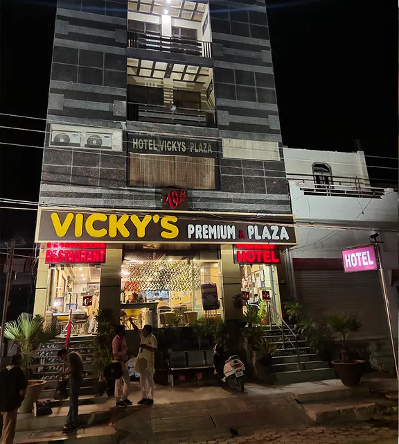 Hotel Vickys Plaza