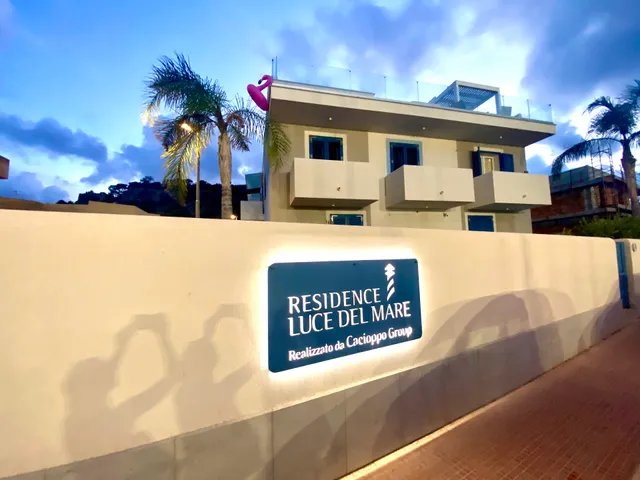 Zefiro&Levante Residence Luce del buongiorno possibilmente avete disponibilità dal 16/7 al 20/7 x 2 persone grazie Mare