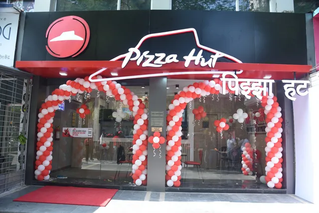 Pizza Hut | Lokhandwala Road Kandivali East, Mumbai
