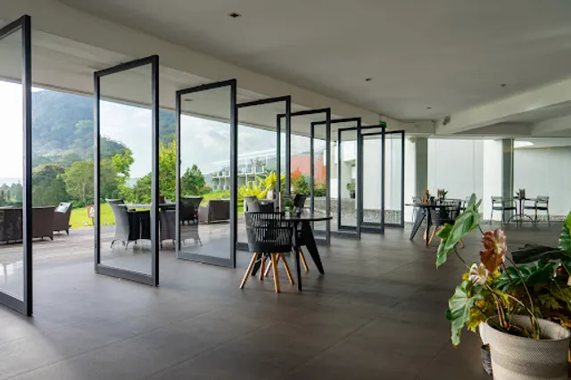 Breeze Terrace Restaurant