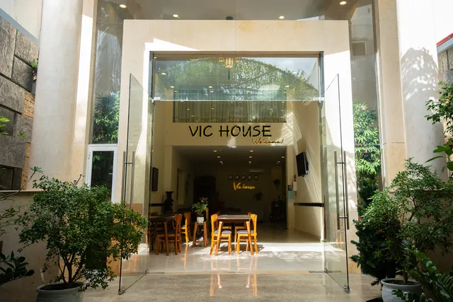 Vic House Hotel