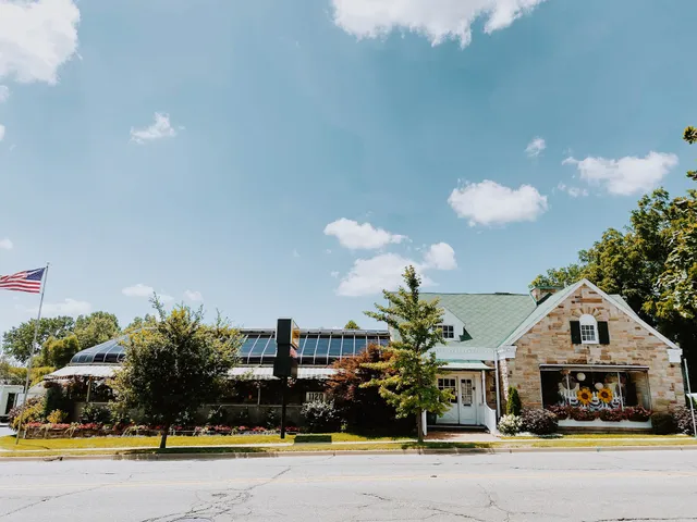 VanderSalm's Flower Shop & Garden Center