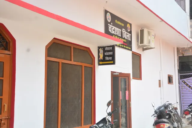 Hotel chandrasha villa