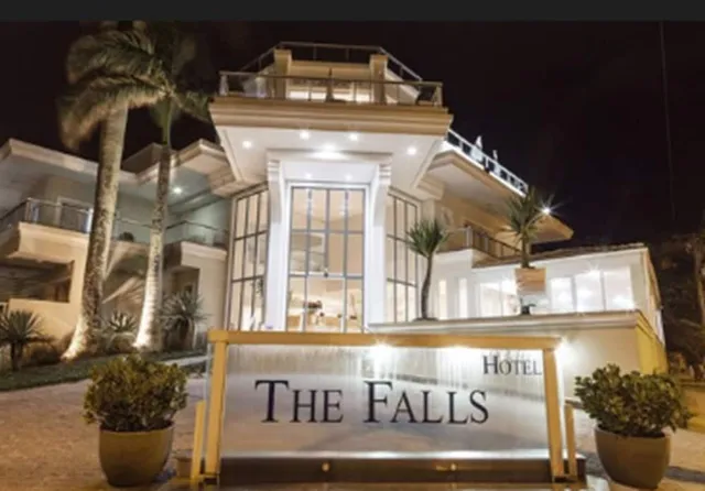 The Falls Hotel Guarujá