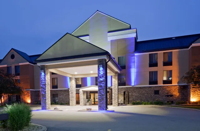 Holiday Inn Express Cedar Rapids (Collins Rd) by IHG