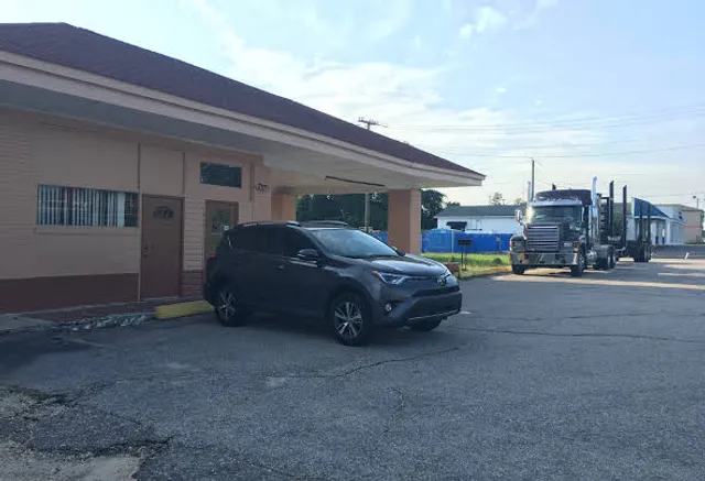 Cardinal Inn & Suites