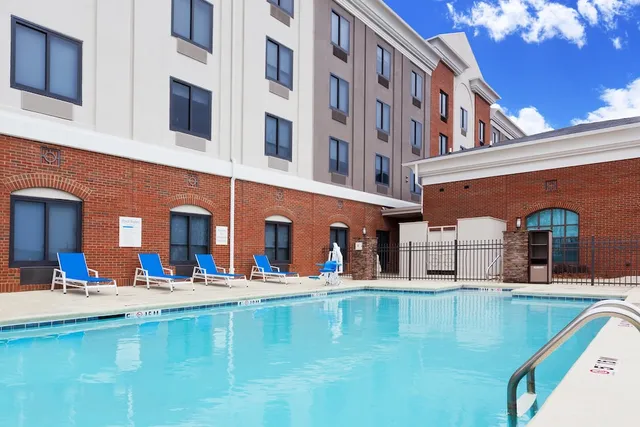 Holiday Inn Express & Suites Montgomery E - Eastchase