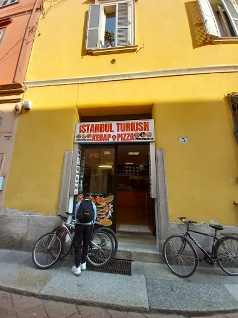 Istanbul turkish kebap pizza