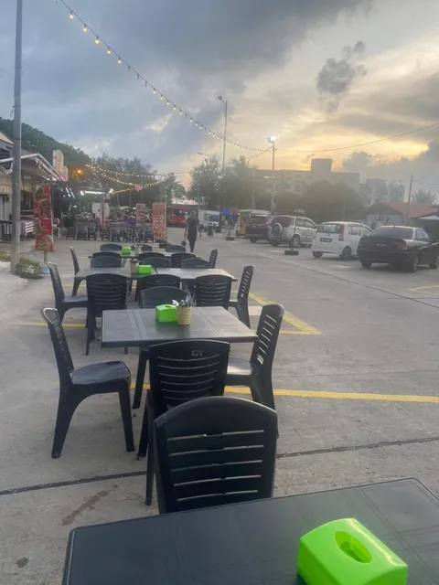 THE SMOKE GRILL restaurant indian food