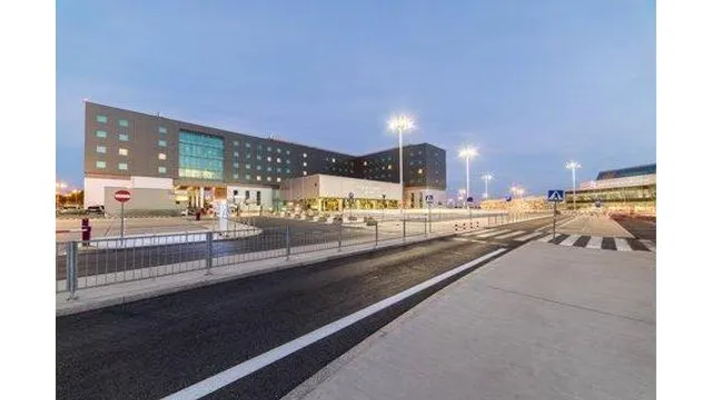 Courtyard Warsaw Airport