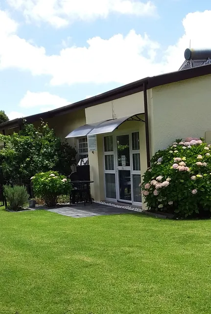 Kwa-Dlamathe Guesthouse