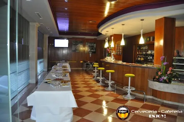 Cafetería Cervecería Enjoy