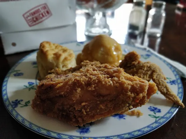 Lee's Famous Recipe Chicken