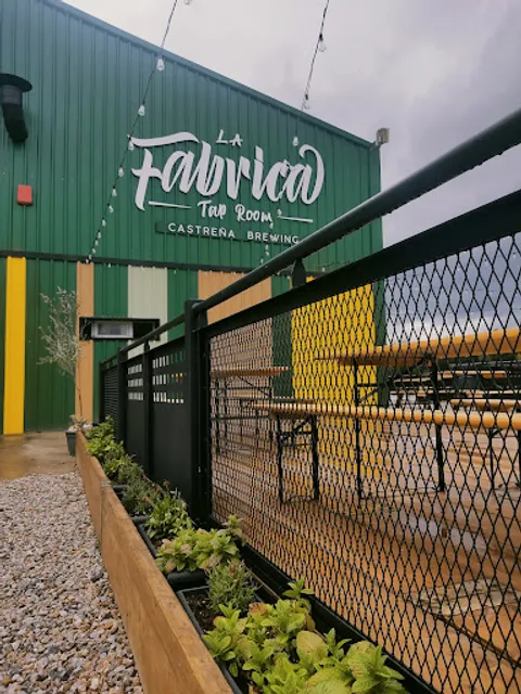 CERVEZA E HIDROMIEL CASTREÑA TAP ROOM "LA FABRICA"