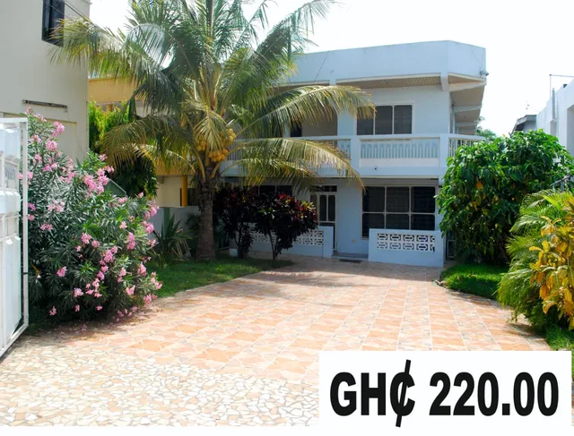 Nuga's Cottage (Guest House)