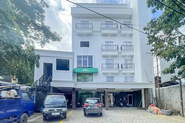 Sans Vibes Surapati Konforta Hotel