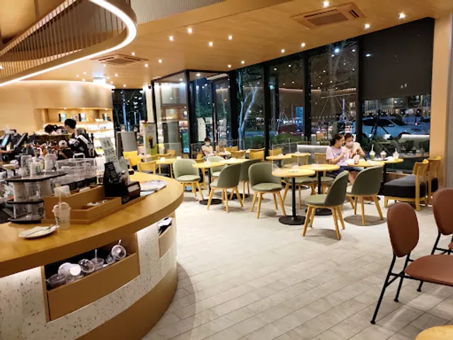 STARBUCKS Toufen Zhongyang Shop