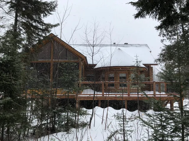 Chalet no. 61 by Fiddler Lake Resort (Cerf-Deer)