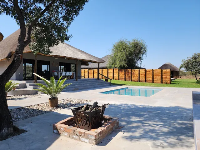 Sharon Lodge, Dinokeng