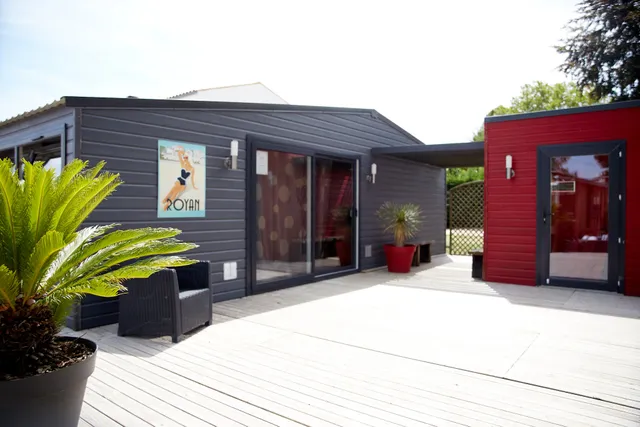 Camping Paradis Les Pins - Royan