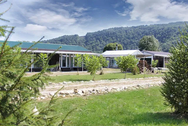 Nakhalenok Guest House