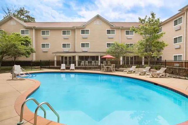 Hawthorn Suites by Wyndham Columbus Fort Benning