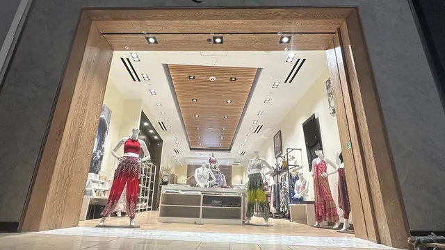 Nairu - Fashion, Fragrances & Fine Gifts