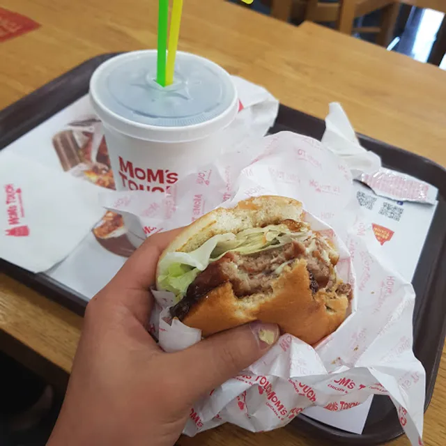 맘스터치 신산정점