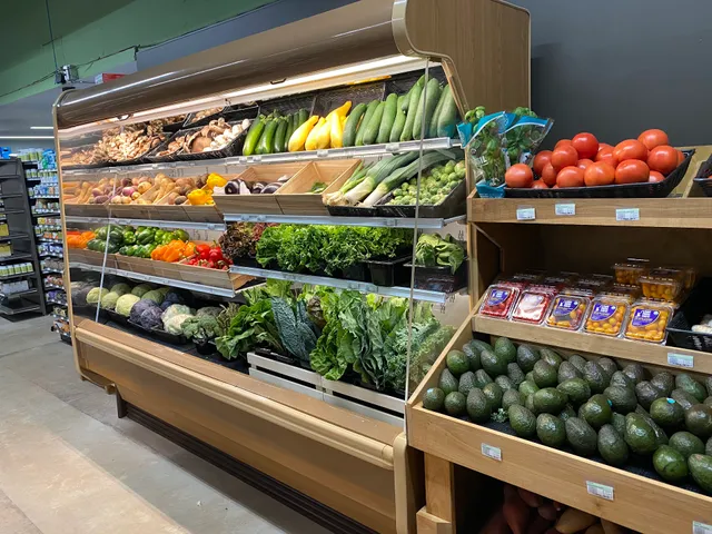 Basil Bandwagon Natural Market - Lambertville