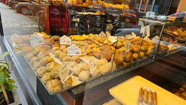 REINER HÜTTEN | Bäckerei – Konditorei