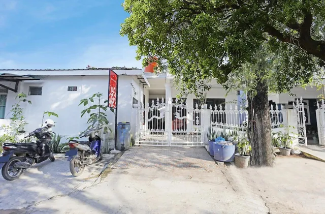 Zein House Homestay & Kost