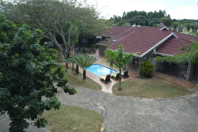 Dumehlezi Self Catering