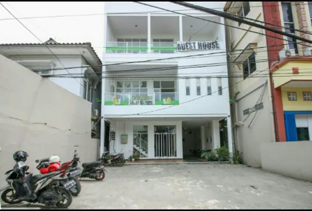 Golden Snail Guest House