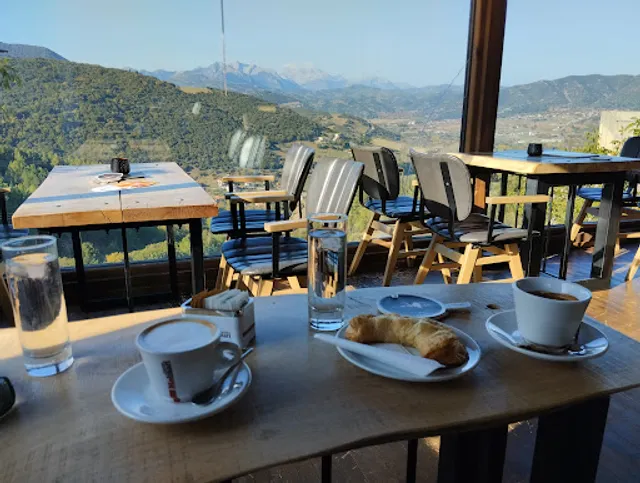 ΠΕΝΤΑΡΧΟΣ ΚΑΦΕ