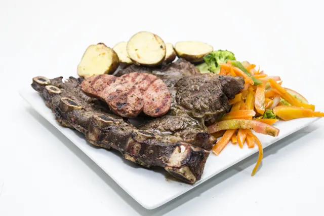 DON TORIBIO Carnes y Vinos