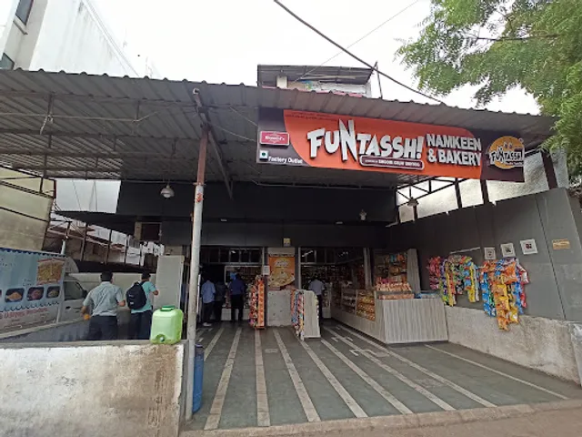 Bhoomi Namkeen and Bakers