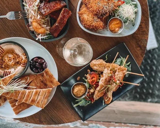 Sir Henry Barkly Hotel