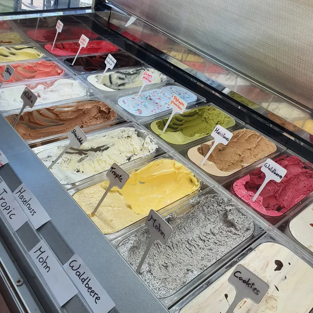 Der-Burgenländer Betriebs GmbH, die Heurigen-Vinothek - die Genuss-Greißlerei